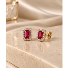 Alyans Model Ruby Aura – Kırmızı Taşlı Işıltılı Küpe
