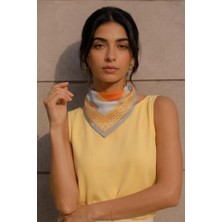Defne Store Minimal Geometrik Çizgi Desen Hardal-Bej Soft Bandana Fular 50X50 cm