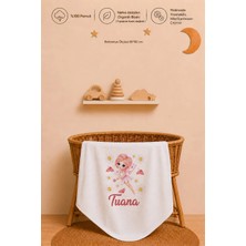 Pia Baby Isme Özel Kız Bebek Battaniyesi 80X80 cm %100 Pamuk Çift Kat Penye Organik Baskılı Isimli Bebek Battaniyesi