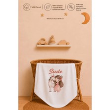Pia Baby Isme Özel Kız Bebek Battaniyesi 80X80 cm %100 Pamuk Çift Kat Penye Organik Baskılı Isimli Bebek Battaniyesi