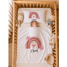Pia Baby Isme Özel Kız Bebek Battaniye 80X80 cm ve Yastık Kılıfı 35X45 cm %100 Pamuk Organik Baskılı Bebek Seti Bebek Hediyesi