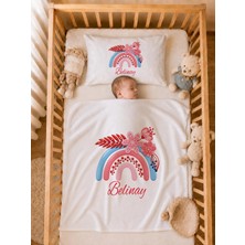 Pia Baby Isme Özel Kız Bebek Battaniye 80X80 cm ve Yastık Kılıfı 35X45 cm %100 Pamuk Organik Baskılı Bebek Seti Bebek Hediyesi