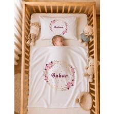 Pia Baby Isme Özel Kız Bebek Battaniye 80X80 cm ve Yastık Kılıfı 35X45 cm %100 Pamuk Organik Baskılı Bebek Seti Bebek Hediyesi