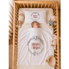 Pia Baby Isme Özel Kız Bebek Battaniye 80X80 cm ve Yastık Kılıfı 35X45 cm %100 Pamuk Organik Baskılı Bebek Seti Bebek Hediyesi