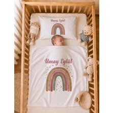 Pia Baby Isme Özel Kız Bebek Battaniye 80X80 cm ve Yastık Kılıfı 35X45 cm %100 Pamuk Organik Baskılı Bebek Seti Bebek Hediyesi