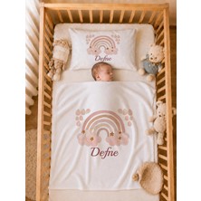 Pia Baby Isme Özel Kız Bebek Battaniye 80X80 cm ve Yastık Kılıfı 35X45 cm %100 Pamuk Organik Baskılı Bebek Seti Bebek Hediyesi
