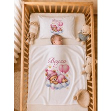 Pia Baby Isme Özel Kız Bebek Battaniye 80X80 cm ve Yastık Kılıfı 35X45 cm %100 Pamuk Organik Baskılı Bebek Seti Bebek Hediyesi