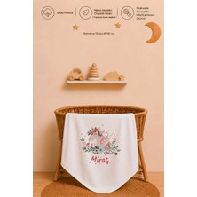Pia Baby %100 Pamuk Isimli Kız Bebek Battaniyesi 80X80 cm Çift Kat Penye Organik Baskılı Isme Özel Bebek Battaniyesi Bebek Hediyesi