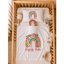 Pia Baby Isme Özel Kız Bebek Battaniye 80X80 cm ve Yastık Kılıfı 35X45 cm %100 Pamuk Organik Baskılı Bebek Seti Bebek Hediyesi