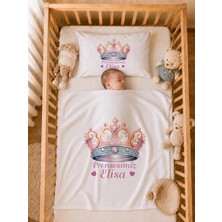Pia Baby Isme Özel Kız Bebek Battaniye 80X80 cm ve Yastık Kılıfı 35X45 cm %100 Pamuk Organik Baskılı Bebek Seti Bebek Hediyesi