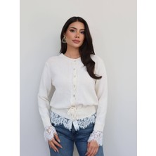 Esra Helvacı Dantel Detaylı Triko Hırka