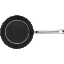 Store Nordic Profi 20 cm Tava, Indüksiyon Uyumlu, Yapışmaz Kaplamalı, Cromargan® Yüksek Kaliteli Paslanmaz Çelik, Fırına Uygun, Tüm Ocak Tipleriyle Uyumlu, Bulaşık Makinesinde Yıkanabilir