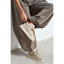 Nişantaşı Shoes Lamby Bej Süet Kürk Detaylı Bağcıklı Kalın Taban Kadın Bot
