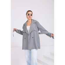 Sahra Afra Kadın Oversize Kısa Trençkot Apoletli Düğmeli Cepli Trençkot