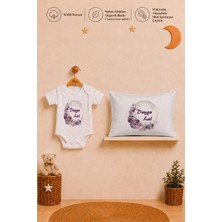 Pia Baby Isme Özel Kız Bebek Kısa Kollu Body Zıbın ve 35X45 cm Yastık Kılıfı %100 Pamuk Organik Baskılı Hediye Seti
