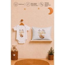 Pia Baby Isimli Kız Bebek Kısa Kollu Body Zıbın ve 35X45 cm Yastık Kılıfı %100 Pamuk Organik Baskılı Hediye Seti