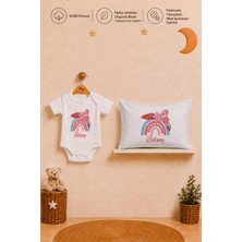Pia Baby Isimli Kız Bebek Kısa Kollu Body Zıbın ve 35X45 cm Yastık Kılıfı %100 Pamuk Organik Baskılı Hediye Seti