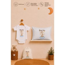 Pia Baby Isimli Erkek Bebek Hediye Seti %100 Pamuk Organik Baskılı Body Yastık Kılıfı ve Ham Bez Bebek Kıyafet Kesesi