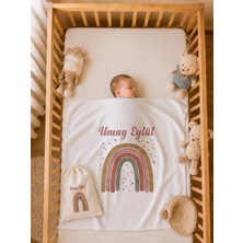 Pia Baby Erkek Bebek Hediyesi Isme Özel 80X80 cm Çift Kat Penye Bebek Battaniyesi %100 Pamuk Ham Bez Kıyafet Keseli