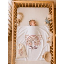 Pia Baby Kız Bebek Hediyesi Isme Özel 80X80 cm Çift Kat Penye Bebek Battaniyesi %100 Pamuk Ham Bez Kıyafet Keseli