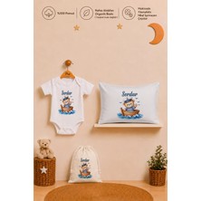 Pia Baby Isimli Erkek Bebek Hediye Seti %100 Pamuk Organik Baskılı Body Yastık Kılıfı ve Ham Bez Bebek Kıyafet Kesesi