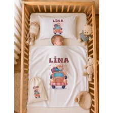 Pia Baby Isimli Kız Bebek Battaniye Seti 80X80 cm Çift Kat Penye Yastık Kılıfı Ham Bez Kıyafet Kesesi Yenidoğan Hediyesi
