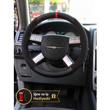 Hasakman Dodge Magnum Dikme Direksiyon Kılıfı Alcantara Süet Mat Karbon Kırmızı Yüzük ve Dikiş 2005-2008