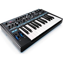 Bass Station Iı Analog Monosynth - 64 Fabrika Yamaları, Desen Tabanlı Step Sequencer ve Arpejatör, Iki Osilatör ve Ek Bir Alt Osilatör Içerir