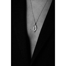 Ricco Jewellery 925 Ayar Gümüş Mat Oksitli Petroglif Oval Forse Kolye