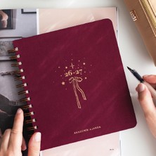 Store 2026-2027 18X20 Spiralli Keten Kare Akademik Ajanda - Bordo