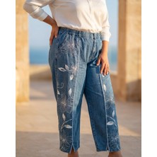 Zanessi Büyük Beden Çiçek Desenli Mom Kesim Bileği Yırtmaçlı Denim Kadın Pantolon