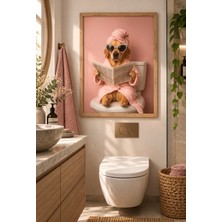 Mesela Spa Dog – Pembe Bornozlu Köpek Dekoratif Çerçeveli Duvar Tablosu