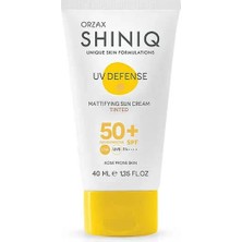 Shiniq Akne Karşıtı Renkli Güneş Koruyucu SPF50+ 40 ml
