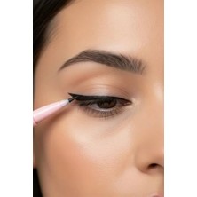 aklow akyoleticaret Lisanslı Minimalist Serisi Kesik Uçlu Eyeliner, Ince ve Kalın Çizgi Kontrolü Sağlayan Siyah Eyeliner (01 Siyah)
