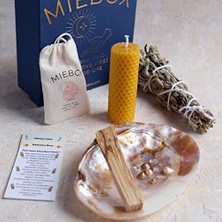 aklow akyoleticaret Enerji ve Arınma Seti (Incili Sedef Deniz Kabuğu Tütsülük + Palo Santo Tütsü + Balmumu Mum + Adaçayı Tütsü Demeti + Kese Tuz) (Adaçayı Seti)