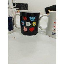 Şanal BT21 Karakter Kupa - Siyah Zemin Karikatür Seramik Bardak K-Pop Hayran Hediyesi 325ML
