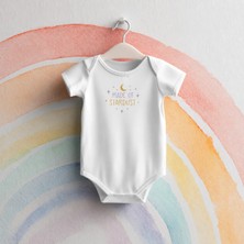 Igigi Collection Igıgı Collection Yıldız Tozundan Baskılı %100 Pamuk Kısa Kollu Beyaz Unisex Bebek Zıbın