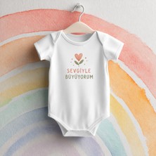 Igigi Collection Igıgı Collection Sevgiyle Büyüyorum Baskılı %100 Pamuk Kısa Kollu Beyaz Unisex Bebek Zıbın