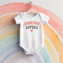 Igigi Collection Igıgı Collection Annemin Kopyası Baskılı %100 Pamuk Kısa Kollu Beyaz Unisex Bebek Zıbın