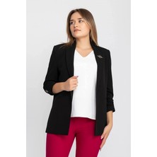 Ayhan Kadın Normal Kesim Çentikli Yaka Katlamalı Kol Detaylı Blazer Ceket 26YKRB90503