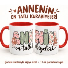 Tişört Kodu Kişiye Özel “annenin En Tatlı Kurabiyeleri” Porselen Kupa – Çocuk Isimli Yılbaşı Hediyesi, Kırmızı, 11 Oz