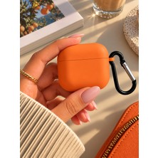 bbtech Airpods 4 / 5 Uyumlu Sert Silikon Kılıf, Kadife Iç Yüzeyli, Askı Aparatlı Koruyucu Kılıf