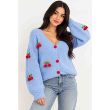 Badiva Fashion Kadın Kiraz Ponpon Detaylı Bebe Mavisi V Yaka Düğmeli Oversize Triko Hırka 🍒