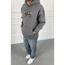 Alışveriş Sokağı Nakışlı Oversize Kapüşonlu Kanguru Cepli Sweatshirt