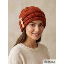 Reyn Handmade El Örgüsü Kadın Kiremit Rengi Düğme Detaylı Kışlık Bere
