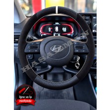Hasakman Hyundai Bayon Dikme Direksiyon Kılıfı Alcantara Süet Mat Karbon Beyaz Yüzük ve Dikiş 2021-2026