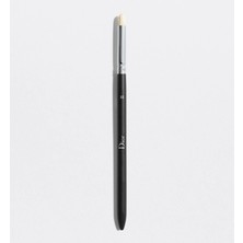 Dior Backstage Small Eyeshadow Blending Brush N° 22