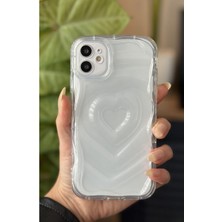 Die Grup Tr Ayrex Apple Iphone 11 ile Uyumlu 3D Kalp Kabartma Desenli Darbe Önleyici Kamera Korumalı Şeffaf Silikon Kılıf