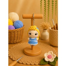 Morey Amigurumi Örgü Anahtarlık - El Emeği Çanta Aksesuarı ve Hediyelik Masal Prensesi Cindrella