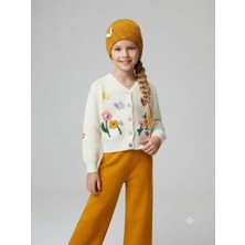 Yami Kids Kız Çocuk Renkli Düğmeli Floral Desenli Beyaz Triko Hırka&renkli Pantolon&bere 3'lü Takım